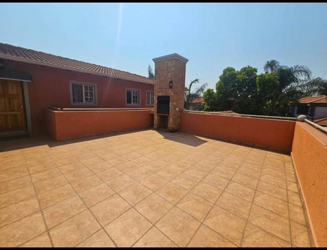 3 BEDROOM TOWNHOUSE FOR SALE IN GLEN MARAIS